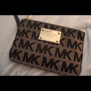 Michael Kors Jet Set Signature Wristlet