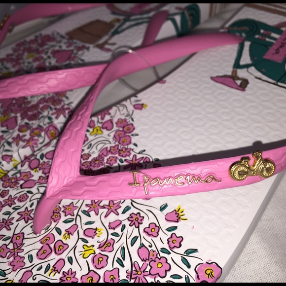 New!! Ipanema Bouqet Flip Flops