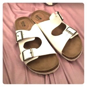 White Size 6 Mossimo (Target Brand)