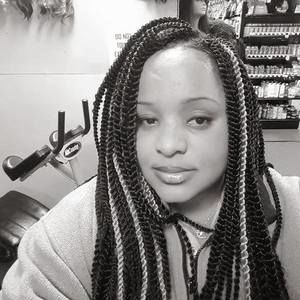 Meet your Posher, Nicole