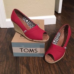 Toms wedges