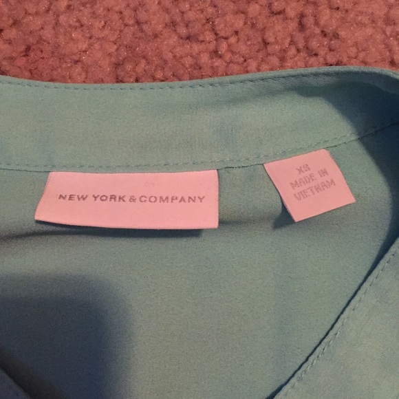 🚫SOLD IN BUNDLE!🚫Turquoise/blue sleeveless top - Picture 3 of 4