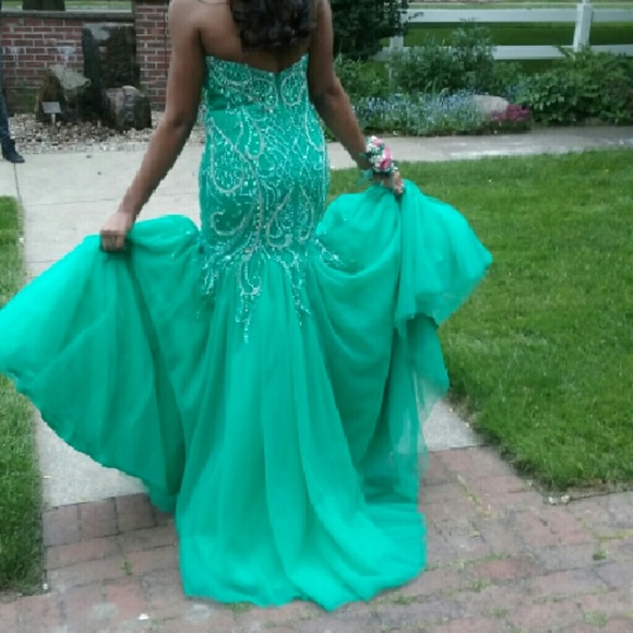 Formal Dress - Picture 2 of 3