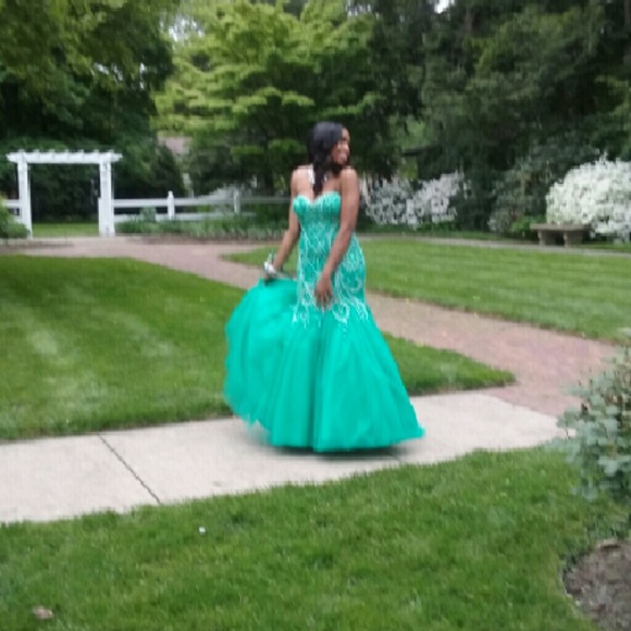 Formal Dress - Picture 3 of 3