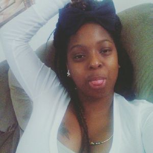 Meet your Posher, Fadaesha