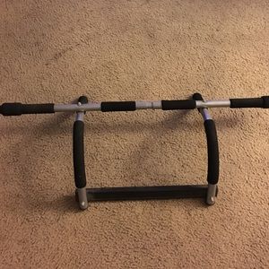 Pull up bar