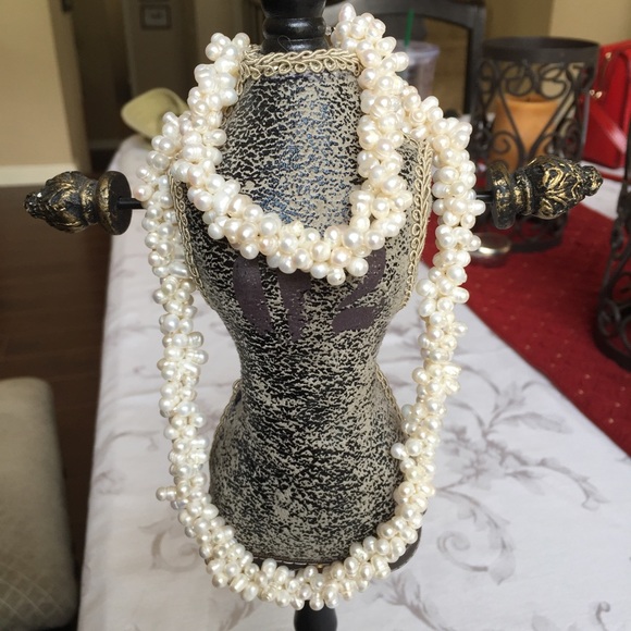 Freshwater Pearl Necklace & Bracelet