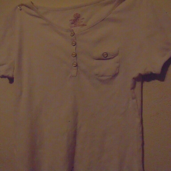 A cute prep basic tee.