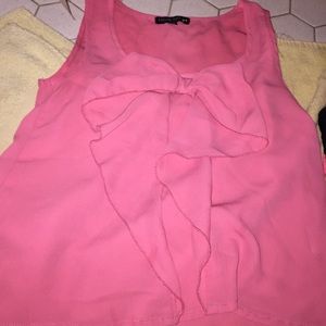 Pink tank top w bow detail