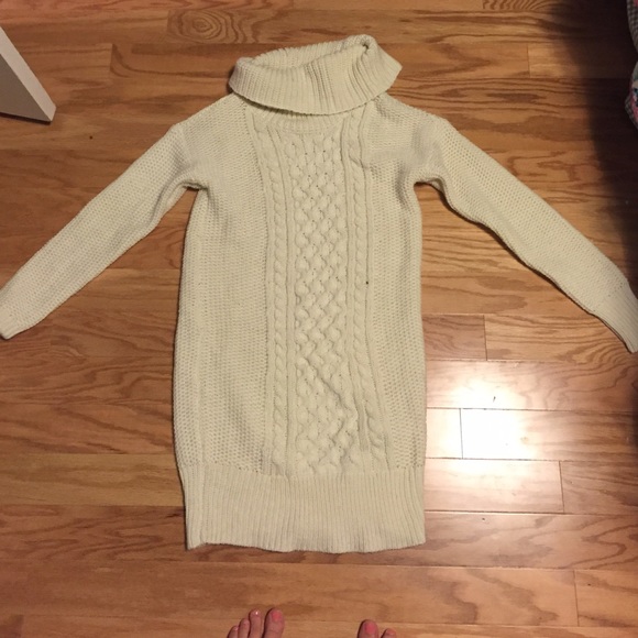 American Eagle cowl neck sweater dress, never worn - Picture 3 of 4