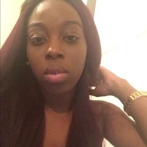 Meet your Posher, Alexis