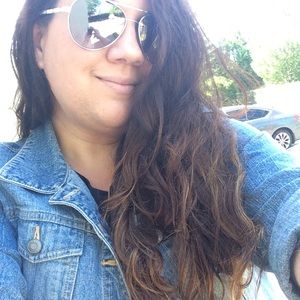 Meet your Posher, Justine