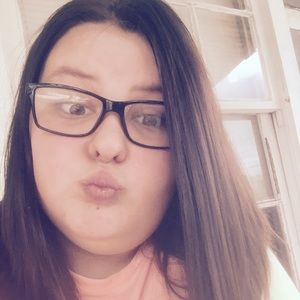 Meet your Posher, Katlynn