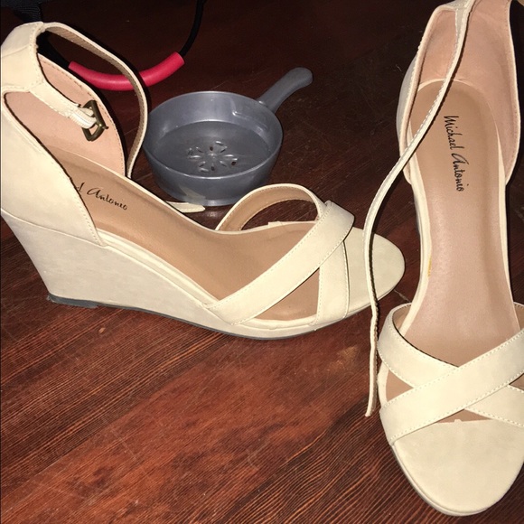 Michael Antonioni nude wedge