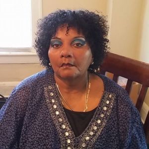 Meet your Posher, Beverly