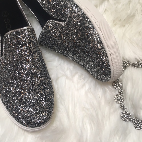 Trendy black slip on glitter sneakers - Picture 5 of 5