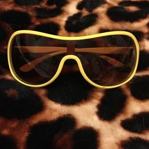 Yellow framed sunglasses!