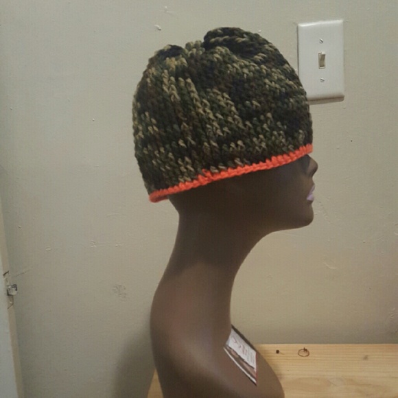 Crochet hat - Picture 3 of 3