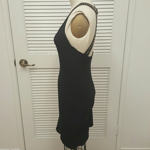 Form-fitting Dress - Picture 2 of 4
