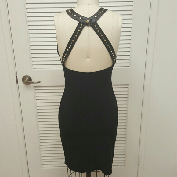Form-fitting Dress - Picture 3 of 4