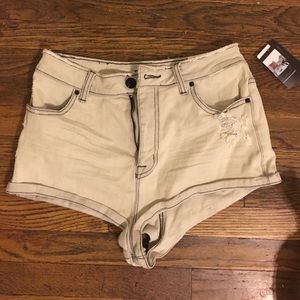 🚫SOLD🚫 UO BDG Distressed super high rise short shorts