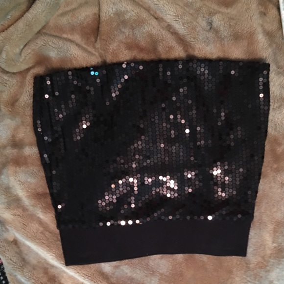 Mini beautiful skirt - Picture 1 of 3