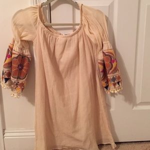 Off the shoulder adorable dress!!