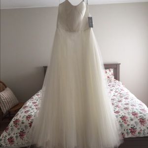 NEVER WORN wedding dress