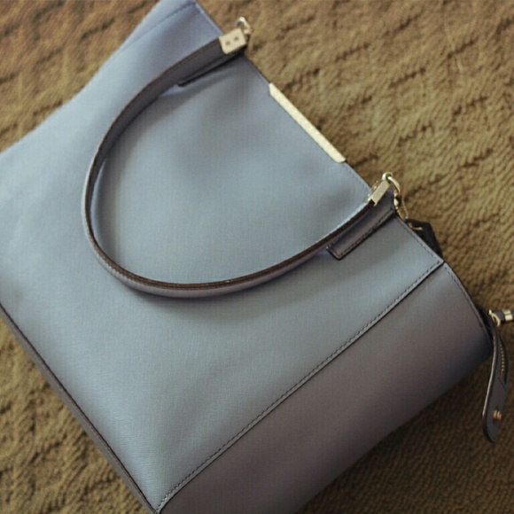 *SOLD*  COACH Madison East/West Saffiano Tote - Picture 1 of 4