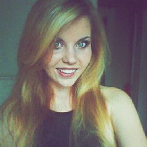 Meet your Posher, Kayla