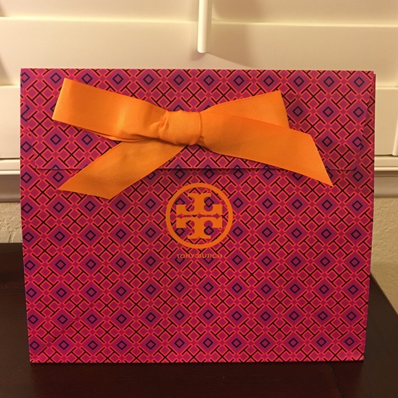 tory burch gift wrap