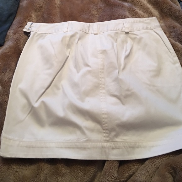 Mini skirts - Picture 2 of 3