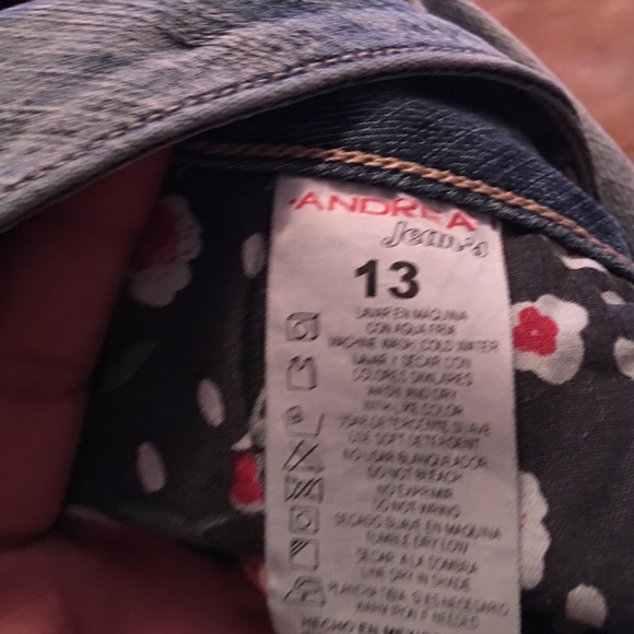 Mini skirts - Picture 4 of 4