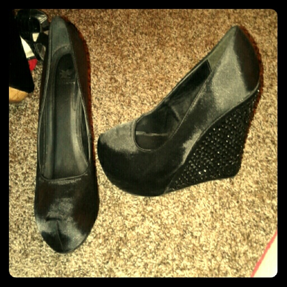 Shiekh platform wedge satin with black rhinestones