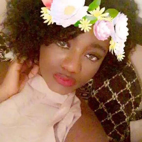Meet your Posher, Angeline