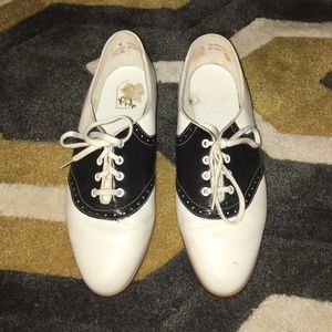 Vintage black & white saddle shoes
