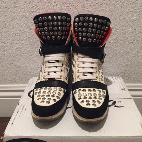 Real leather sneakers