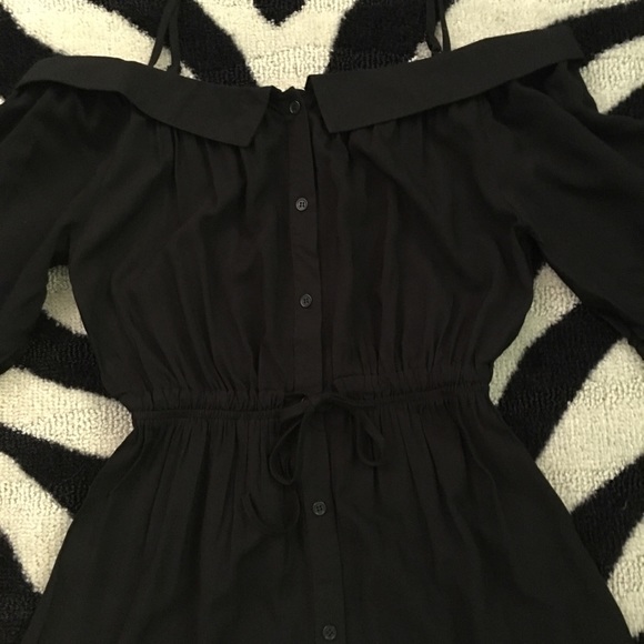 OFF THE SHOULDER BLACK BUTTON UP DRESS WITH STRAPS - Picture 3 of 4