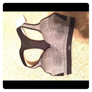 Brand new NWT VS sports bra! 34-C