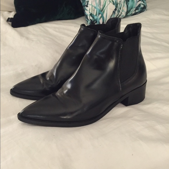 Nearly new! Warehouse pointed-toe ankle boots