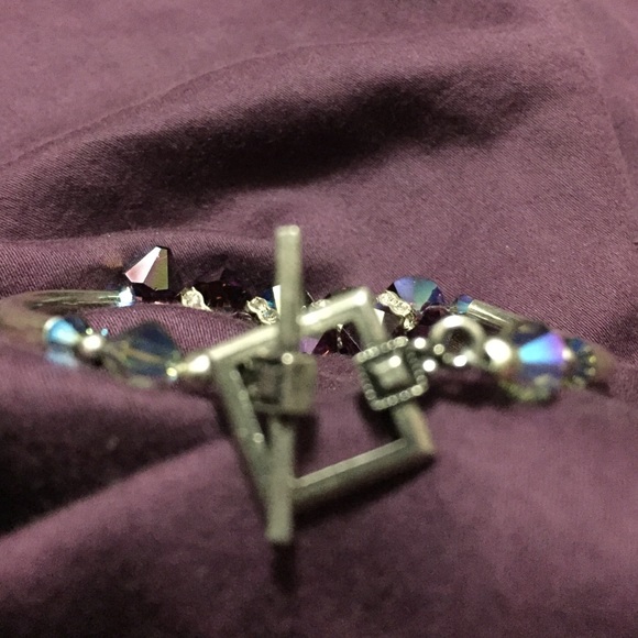 Purple iridescent beaded silver bracelet - Picture 3 of 3