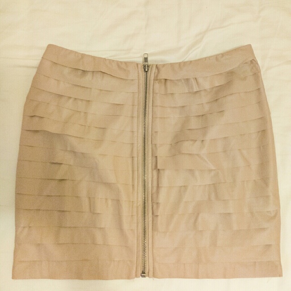 💕EVERYTHING MUST GO💕NWT Blush mini skirt