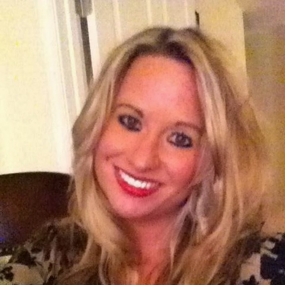 Meet your Posher, Jessica - Picture 2 of 2