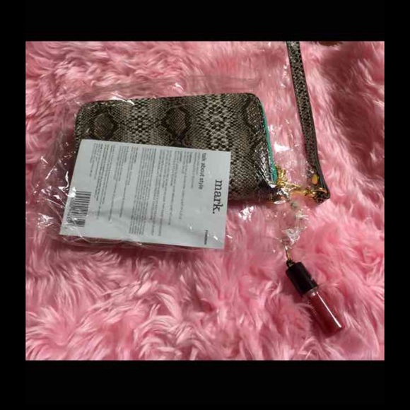 ⚡️flash sale⚡️mark. Wristlet - Picture 4 of 4