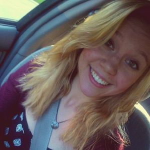 Meet your Posher, Lydia