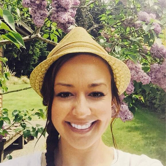 Meet your Posher, Carrie - Picture 1 of 1