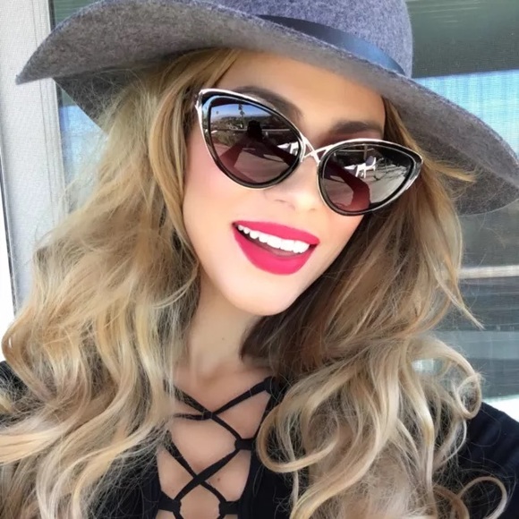 Cat eyed Daria style sunglasses