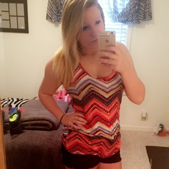 Meet your Posher, Jessica - Picture 1 of 1