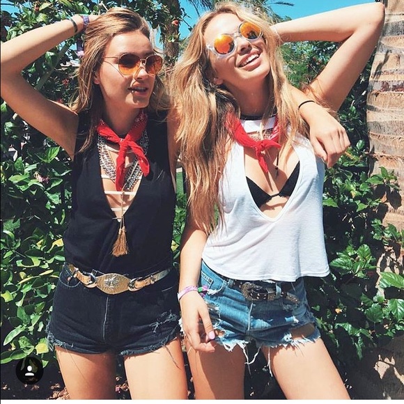 LF Black Emma & Sam Top - Picture 2 of 4