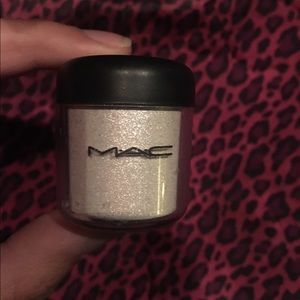 NEW MAC high pigmented eye shadow